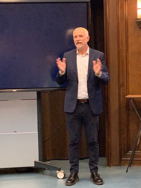 Profilbild von Henning Röper