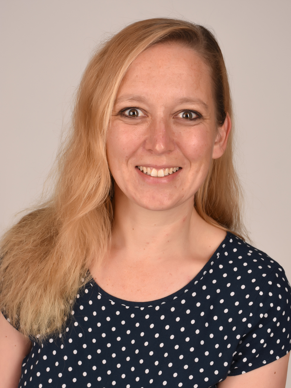 Profilbild von Nadine Roth-Kulbatzki